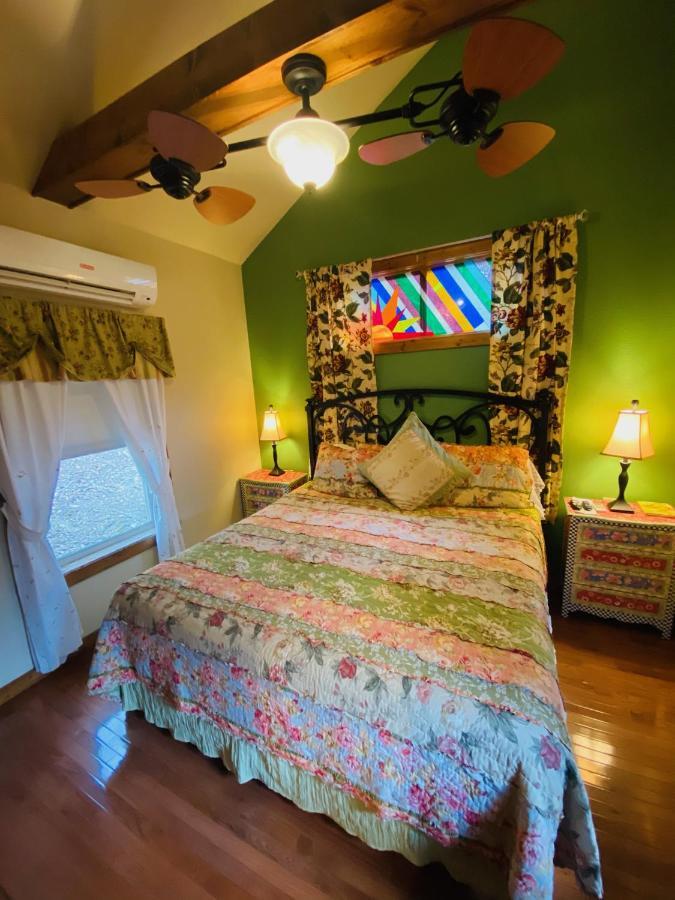 All Seasons Treehouse Village Eureka Springs Bagian luar foto